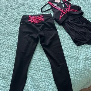 Fabletics SET Kessler built in bra tank (NWT) and leggings ( worn once!)